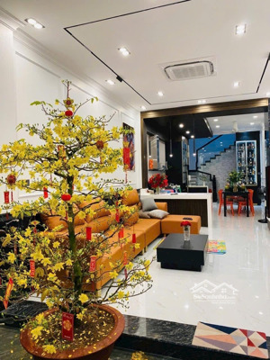 nhà vip như biệt thự mini hoàng diệu 2,hẻm tải tránh, 4tầng full nội thất chỉ 11,5tỷ