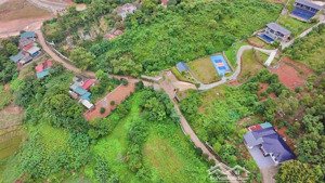 lô đất hơn 14m mặt đường trục chính ở hợp sơn, cách tl415 vài trăm mét, xung quanh nhiều biệt thự