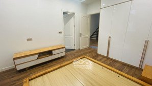 chính chủ cho thuê liền kề 96m vinhomes harmony long biên. vị trí sát hồ, view hồ 24ha