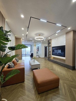 vườn xuân- 71 nguyễn chí thanh. bán căn hộ 3 ngủ 94m2 tầng trung full nội thất, sẵn sổ giá hơn 9 tỷ