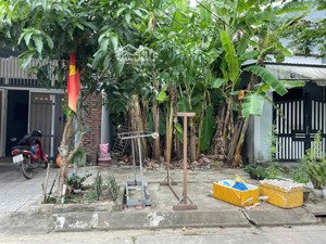 đá bàn 3, lô đất 100m² , đường 5.5m . giá 3 tỷ