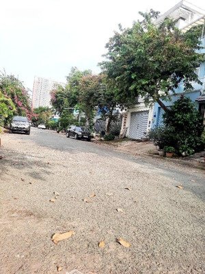 nhà 4 tầng dt: 90 m2 mặt ti.ền đường 14m sát phú mỹ hưng, quận 7 chỉ 13ty x