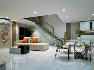 cần bán căn góc duplex sky garden - nhà đẹp, mới 100%, view thoáng mát. lh: 