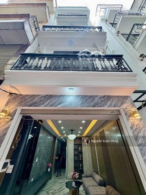 bán nhà 6 tầng thang máy trung tâm long biên