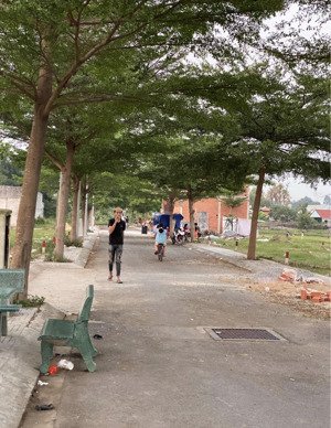 cần bán lô đất 80m2 ngang 6 kdc tân phú trung xây dựng tự do hoàn công hỗ trợ gpxd 2tỷ250 ck mạnh