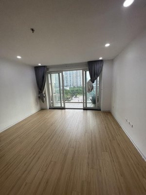 cho thuê n04 udic 3 ngủ cơ bản 120 m2 giá chỉ 18 tr vào luôn , có slot ô tô 300k , lh 