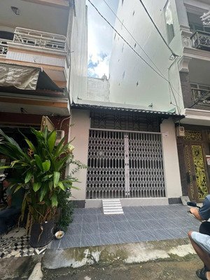 bán nhà 2 mặt tiền hxh đường thành thái q.10 dt( 4 x 10m) giá 8.6 tỷ