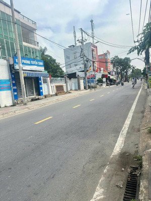 ngộp bank bán gấp nhà mặt tiền đường 10, tp. thủ đức, sổ vay 21,5 tỷ giá bán chỉ 23 tỷ