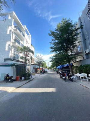 đất kdc sài gòn south 1181 lê văn lương. phước kiển. 90m2