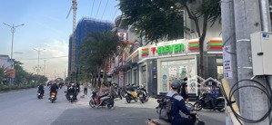 bán căn nhà phố 1t3l khu bcons city mt đường thống nhất. ngay khu 4000 căn hộ