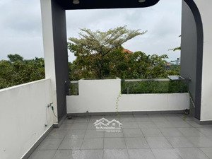 chính chủ cần cho thuê nhà 1 trệt 2 lầu đường long thuận