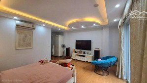 cho thuê nhà nguyễn văn cừ 60m x6t, thang máy - gara, 28 tr/th