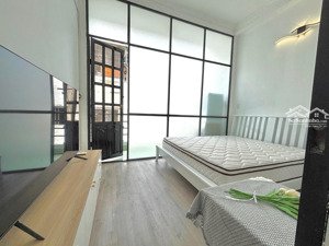 cho thuê căn hộ mới 100% máy giặt riêng tách bếp ban công ngay nguyễn gia trí gần uef hutech gtvt