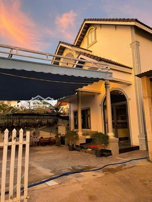 bán gấp nguyên căn nhà đất 2 sổ đỏ do ngộp ngân hàng, gần kdl langbiang, đà lạt