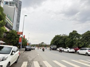 đường oto 7 chỗ - đất vuông đẹp - gần cầu nhật tân & tp thông minh đầu tư siêu lợi nhuận