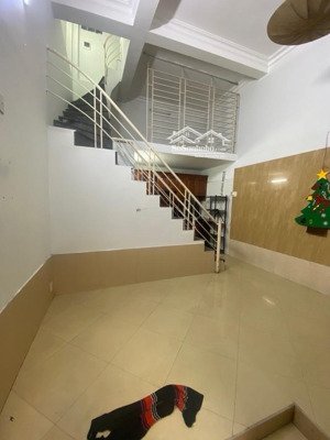 nhỉnh 6 tỷ - trung tâm quận ba đình - gần phố - mặt tiền rộng