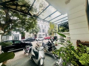 bán nhanh biệt thự 176m2 x4 tầng mặt tiền 30m2 tại vinhomes riverside long biên, hà nội