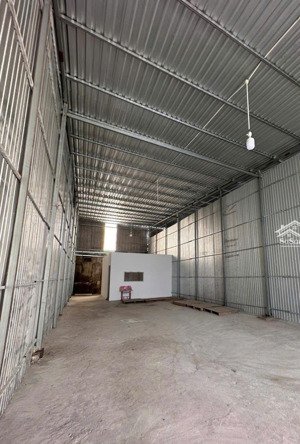 cần cho thuê gấp kho ở nguyễn bình diện tích 200m2 đường xe cont