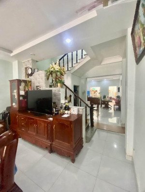 nhà đường lê quang định 48m2 3 tầng nở hậu hẻm xe hơi chỉ 6,3 tỷ