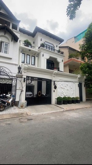 biệt thự hiếm có nguyễn văn hưởng, 10x20, 3 tầng thang máy, 60 tỷ