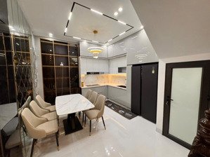 chính chủ bán gấp nhà võ chí công 33 m2, 5 tầng giá chỉ nhỉnh 6 tỷ, ngõ thông các ngả