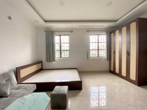 phòng đẹp mới xây ngay kdc cityland parkhills, full nội thất, máy giặt riêng, được nuôi pet