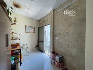 cần bán mhaf 2,5 tầng sau lưng mt huỳnh ngọc huệ