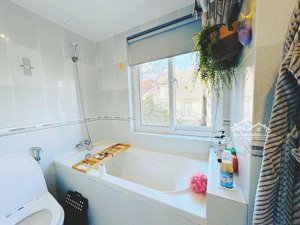 cho thuê căn hộ 2 phòng ngủ đẹp mới có bồn tắm thảo điền gần mrt