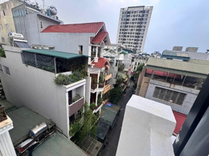 vị trí đep - trung tâm nguyễn sơn - ô tô vào nhà - 6 tầng thang máy - khu hàng không - dân trí