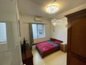 cho thuê căn hộ cc gần ngã tư sở, dt 70mt6 . 2 ngủ. bếp. vệ sinh kk. giá 7.5 triêu