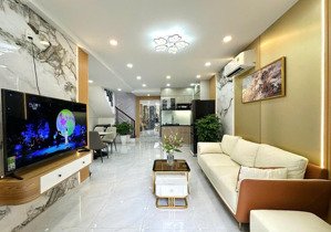 chính chủ giảm 100tr bán gấp nhà nguyễn thượng hiền , phú nhuận 60m2 , 4pn,hẻm 6m