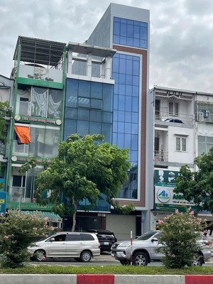 hiếm mt ngay quốc hương,q2 - 11x22m - cn 127m - giá 45 tỷ