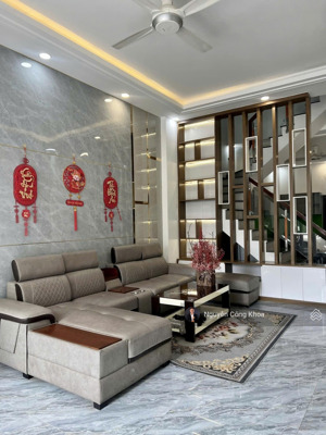 bán nhà 1 trệt 2 lầu có sân ô tô, 4 phòng ngủ, gần aeon mall 1,5km, p. thuận giao, tp. thuận an