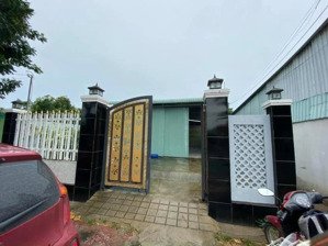 nhà cấp 4 duyên hải , cần giờ. diện tích : 200m2 - gía 3.5 tỷ . sổ riêng , sang tên ngay.