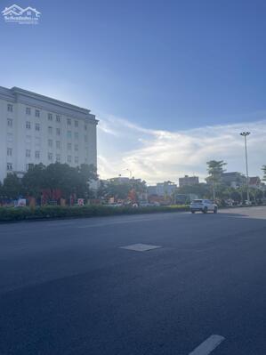 Bán đất mặt đường Lê Hồng Phong, 330m2 giá chỉ 130 triệu/m2