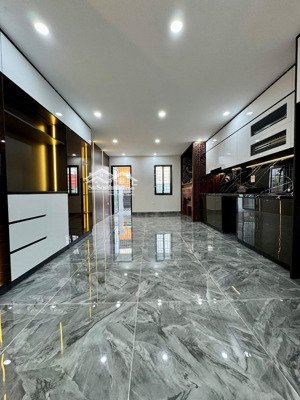 bán nhà hoàng mai 55m*6t thang máy, ô tô vào nhà, kinh doanh, nội thất vip, ở ngay chỉ 18 tỷ nhỉnh