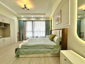 bán chung cư f4- trung kính, diện tích: 75 m2, 2 phòng ngủ, giá: 6.8 tỷ. lh: 