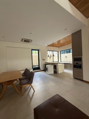 bán nhà bt kdc him lam p tân hưng dt:10x20m giá 58 tỷ vị trí đẹp hướng nam lh:0911775888