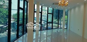 bán nhà mặt phố hoàng quốc việt mặt tiền 4,2m, diện tích sổ đỏ 55m có nhà 5 tầng, giá: 36.9 tỷ!