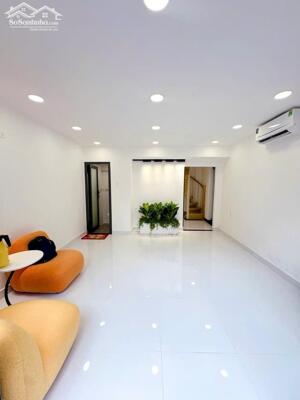 Bán nhà mặt tiền Cô Giang, P2 Phú Nhuận, nhà mới đẹp ở ngay.