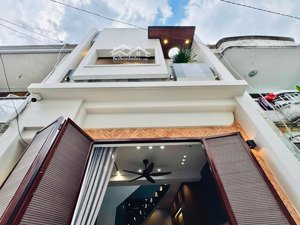 chuyển công tác bán nhà lê văn sỹ-p11-q3 hẻm oto. giá 3tỷ760/67m2 thuê 22tr/th. gần trường tiểu học