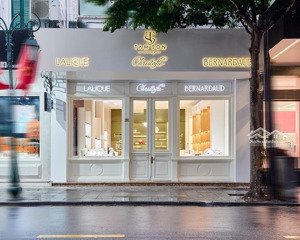 cho thuê nhà mp trần quốc toản: 22m2, mt: 5,5m, thông sàn, riêng biệt, có vệ sinh. lh: 