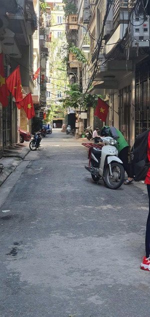 bán nhà 7 tầng tháng máy,xuân thủy cầu giấy, ba bước sang đại học quốc gia hà nội :o981129o26