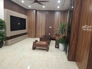 bán nhà mới sài đồng ô tô - full nội thất - cạnh trường học - hơn 8 tỷ