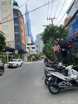 cho thuê nhà mặt tiền đường tân cảng, q. bt khu tập trung nhiều tòa nhà cao ốc văn phòng dt: 255m2