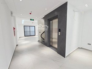 cực hiếm. phân lô đẹp hoàng quốc việt 107m2. ngõ to như phố. vỉa hè chơi pic. dòng tiền 2tỷ/tháng