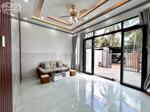 Nhà mới xây giá rẻ gần trường Hecmen , trường Tiểu học p6 Bến Tre