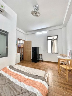 cho thuê căn hộ studio cửa sổ trời rộng thoáng full nt mới ngay cmt8 vòng xoay dân chủ quận 10