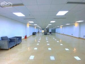 Bán nhà mặt phố Hoàng Quốc Việt 250m2, 7 nổi 1 hầm 2 thang máy mặt tiền 10.5m giá 132 tỷ