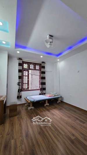 nhà đẹp phố chính kinh - mới đét - ô tô cách nhà 10 m - ngõ trước nhà 3 m- dt 45 m 4 tầng gia12.6ty